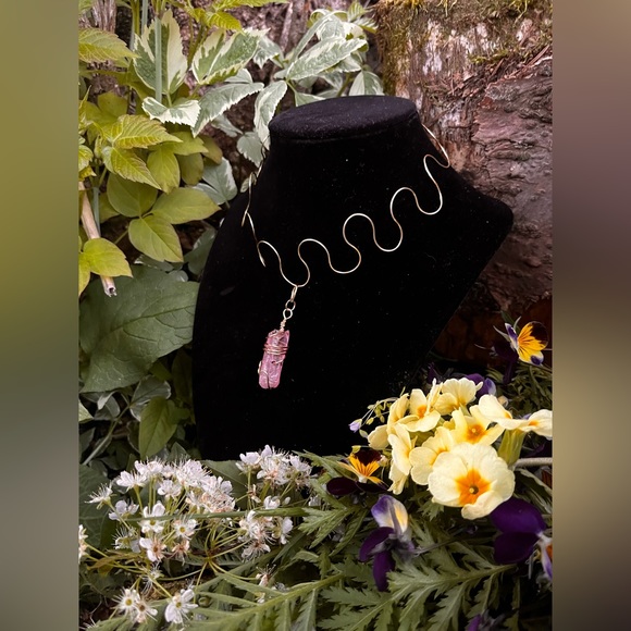 Rose Quartz Minimalist Fairy Choker - Picture 1 of 3